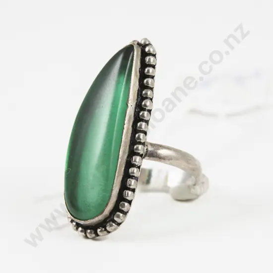 S/S Single Green Gem Stone Dress Ring