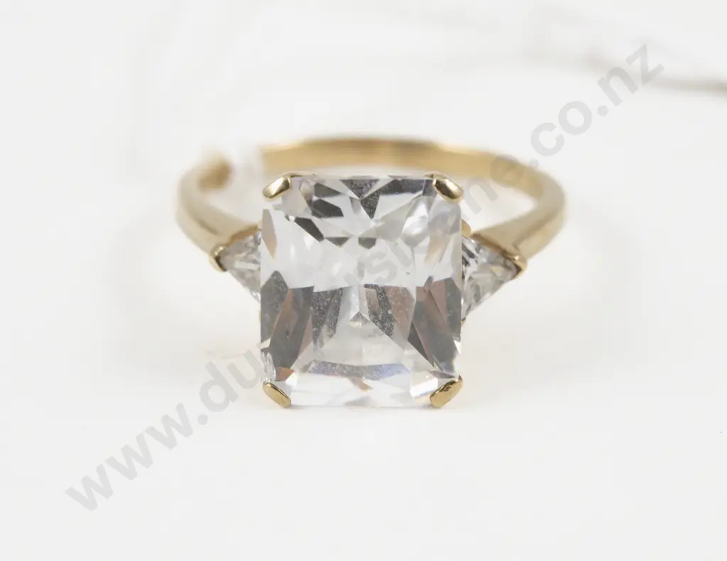 9ct Single Stone Clear Crystal Dress Ring Image 1++