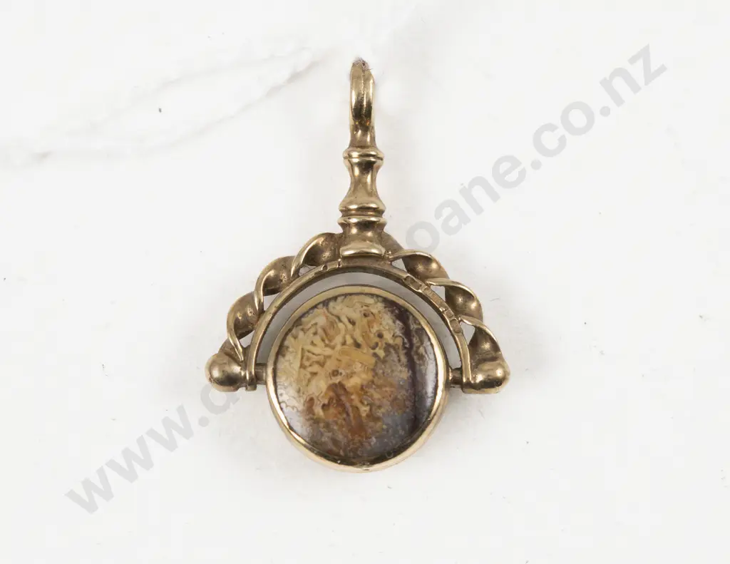 Victorian 9ct Scottish Agate Fancy Swivel Fob Pendant Image 1++