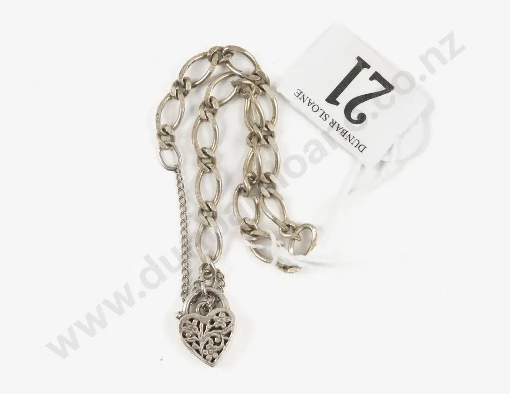 S/S Fancy Curb Link Bracelet with Heart Padlock Clasp Image 1++