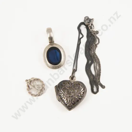 S/S Engraved Heart Photo Locket Pendant
