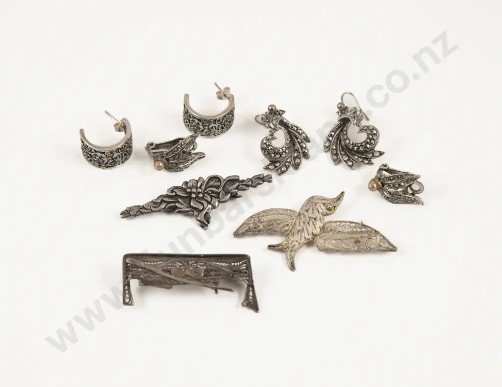 Collection of Assorted Marcasite and Filigree Jewellery Image 1++
