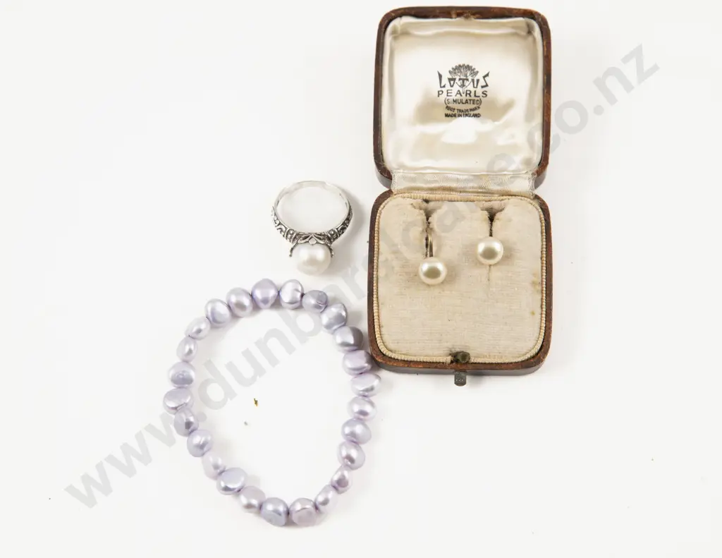 S/S Single Cultured Pearl Ring with Bracelet and Pair Earrings Image 1++