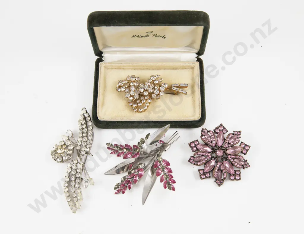 Four Large Pink and White Crystal Stone Costume Jewellery Brooches Image 1++