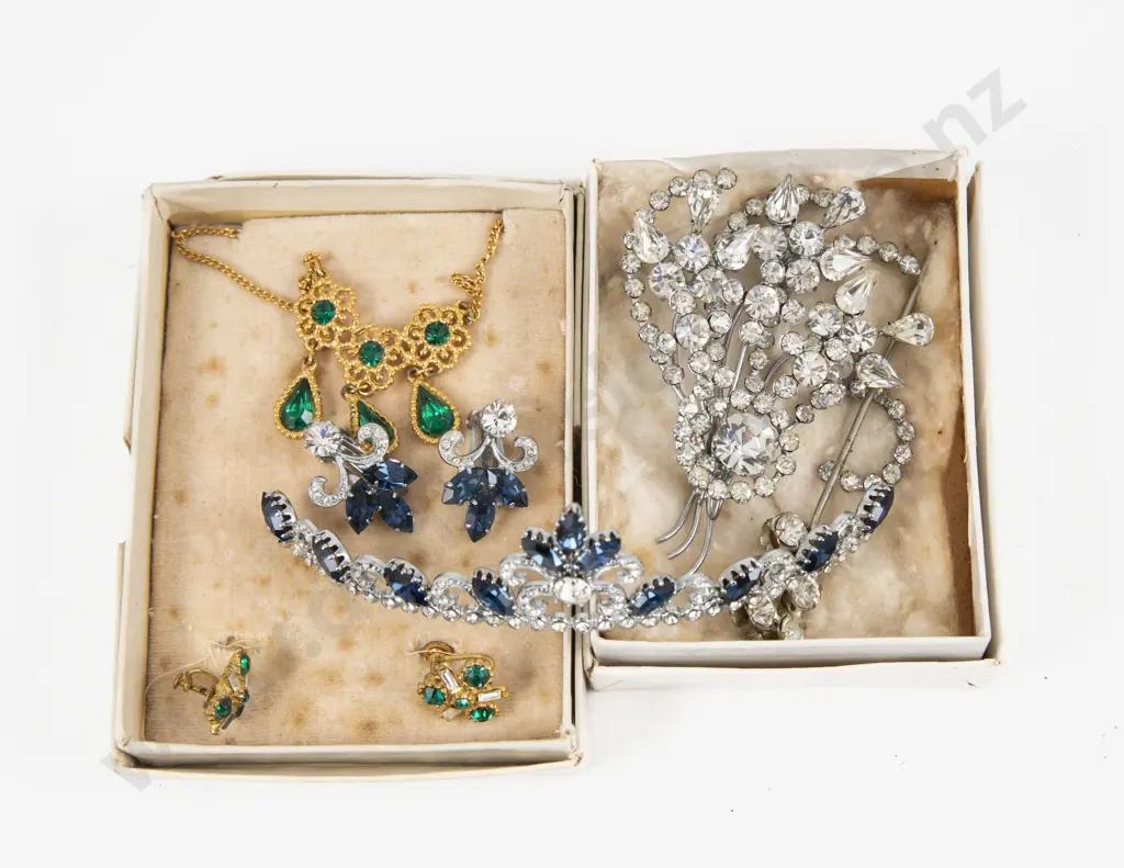 Collection of Assorted Crystal Stone Costume Jewellery Image 1++