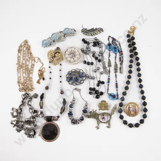 Collection of Assorted Costume Jewellery