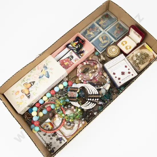 Collection of Assorted Costume Jewellery