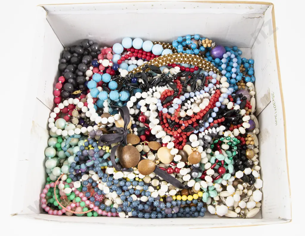 Collection of Assorted Bead Jewellery Image 1++
