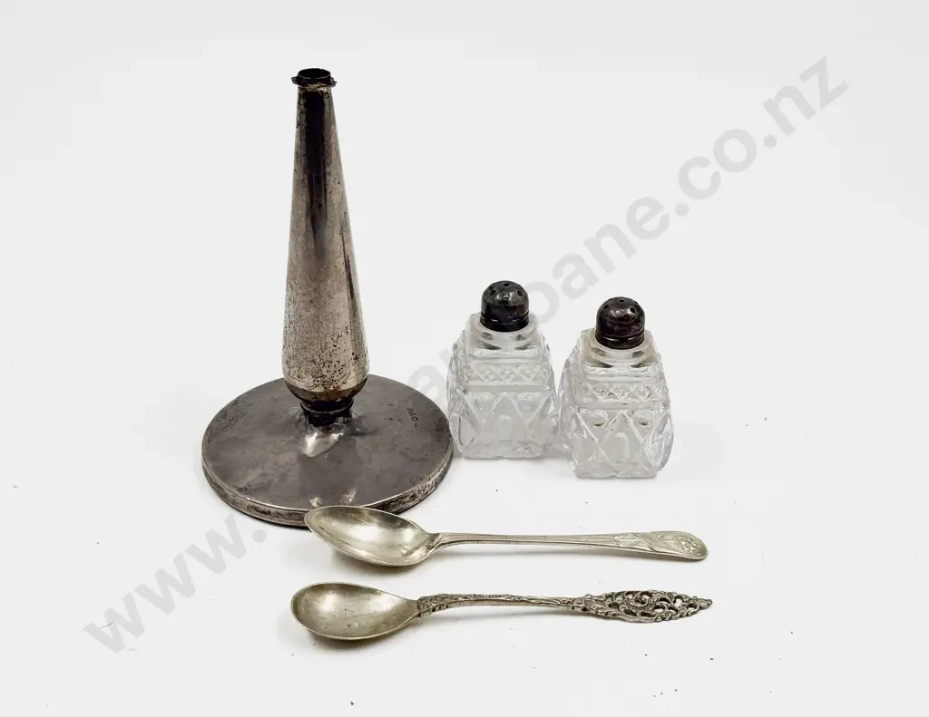 S/S Specimen Vase .800 Teaspoons and S/P Salt and Pepper Shakers Image 1++