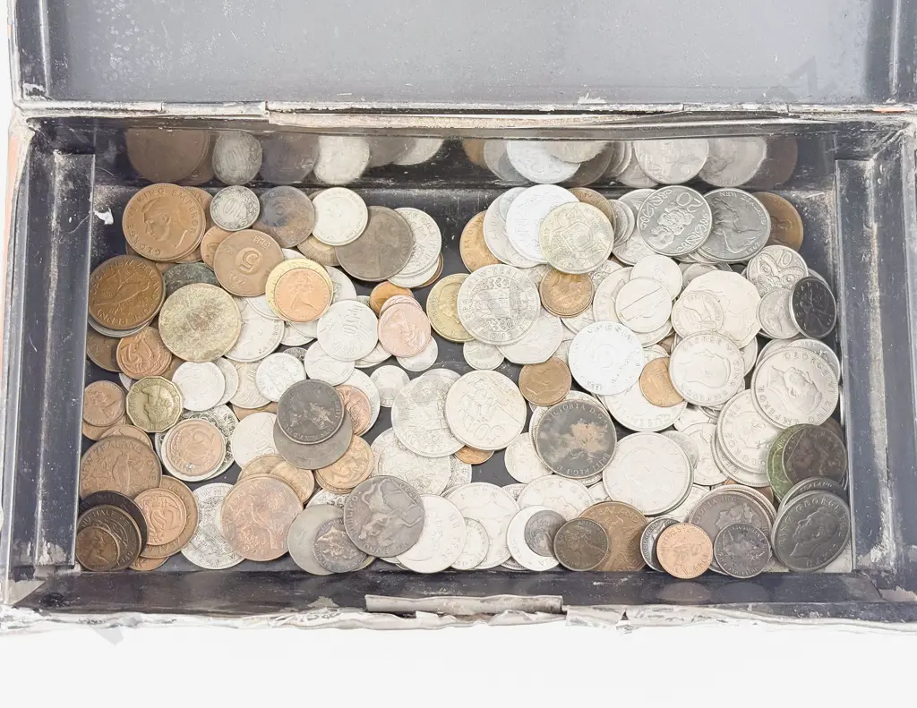 Qty Vintage NZ and World Pocket Change Coinage Image 1++