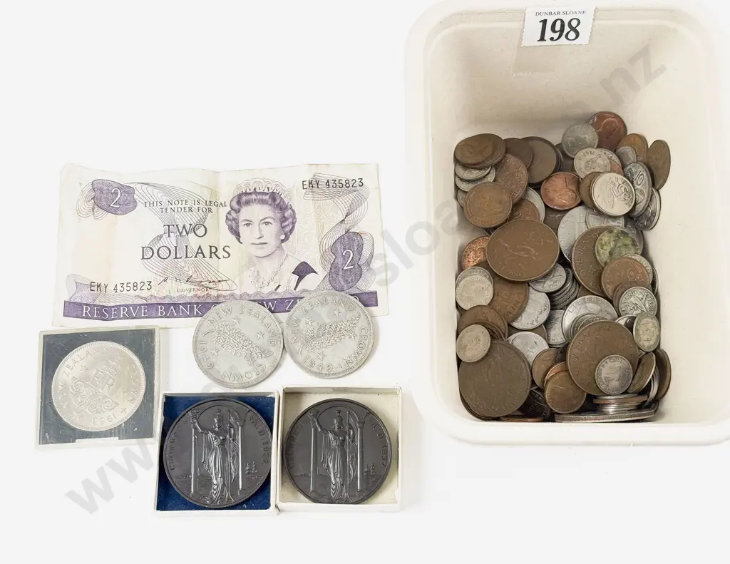 Mixed Lot Mainly NZ  Pocket Change Coinage Some Pre-1946 with 3 Crowns 1937 Coronation Medals and Various Image 1++