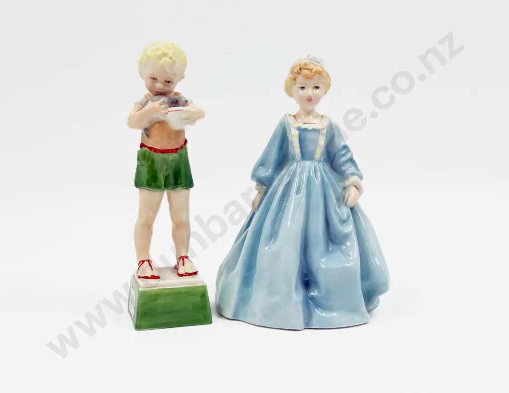 Two Royal Worcester Figures Grandmother's Dress #3081 & Fridays Child is Loving & Giving #3261 Image 1++