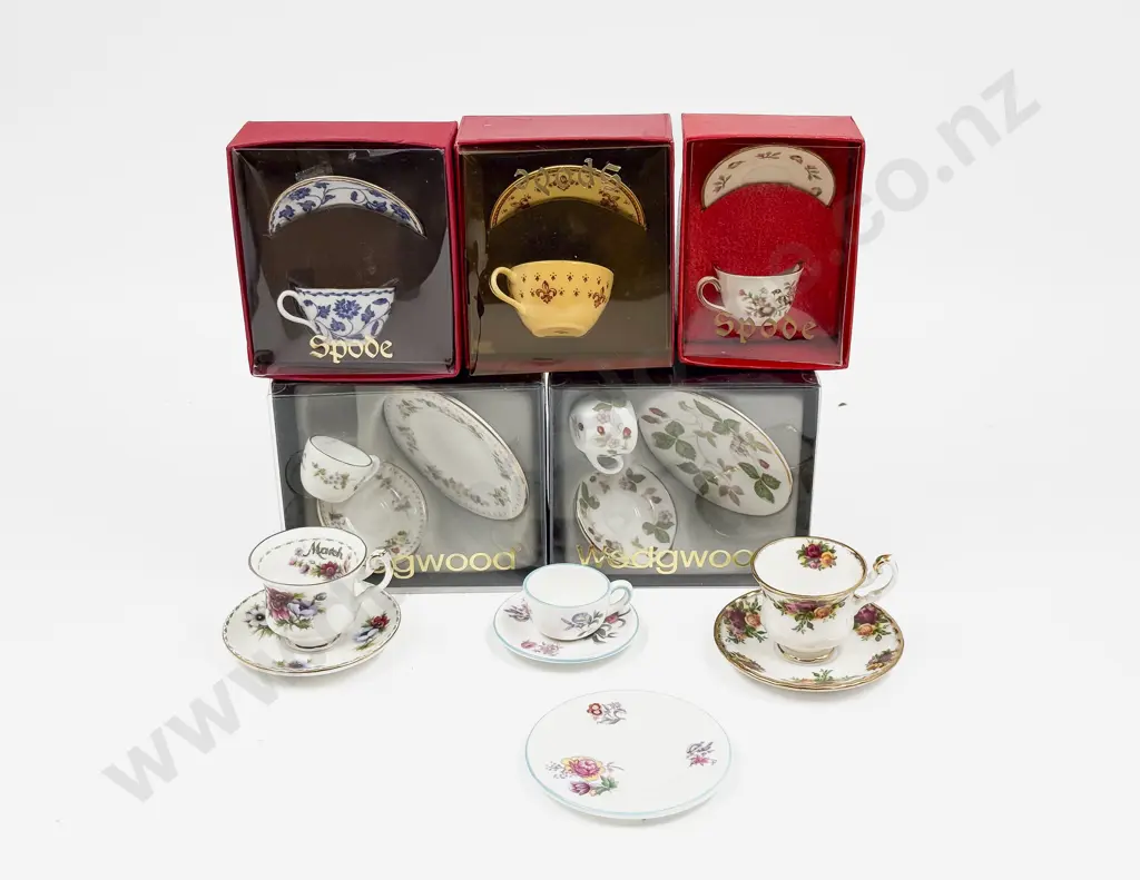 Eight Various Manufacture Miniature Cups and Saucers Image 1++