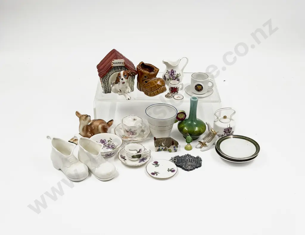 Collection Assorted Miniatures Image 1++