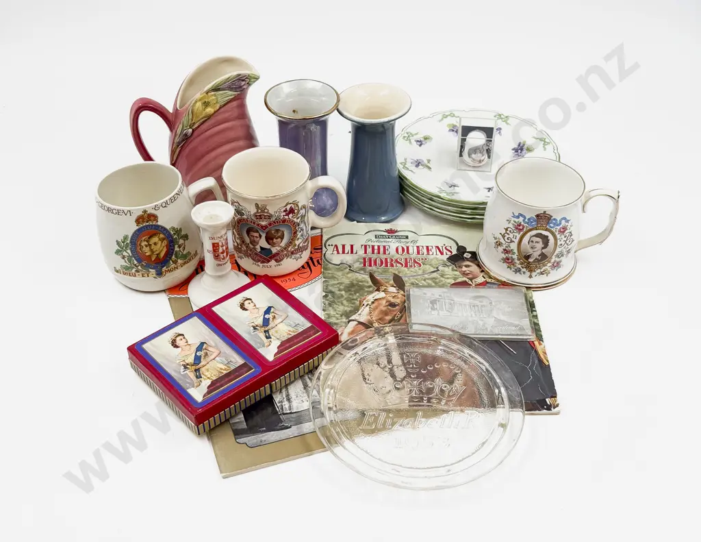 Royal Comm. Ware Doulton Side Plates & Assorted Image 1++