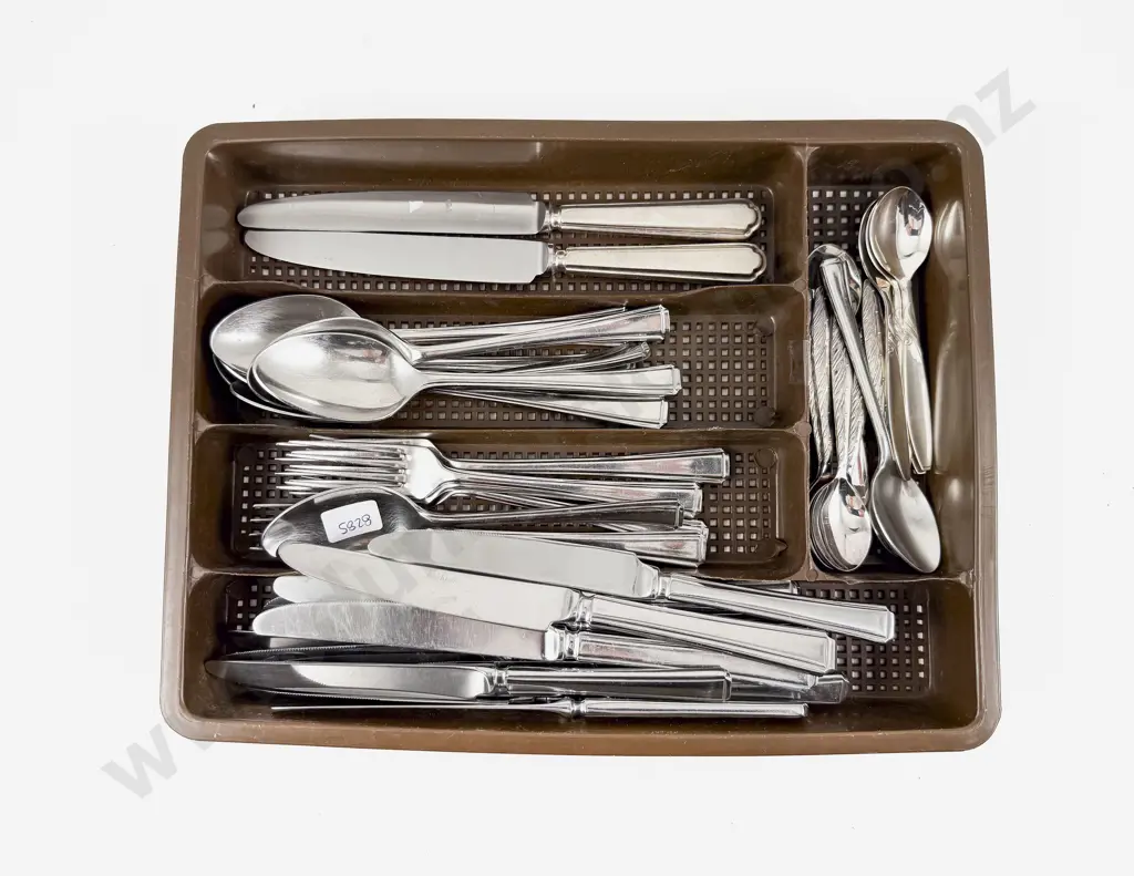 Stainless Steel Cutlery Set Image 1++