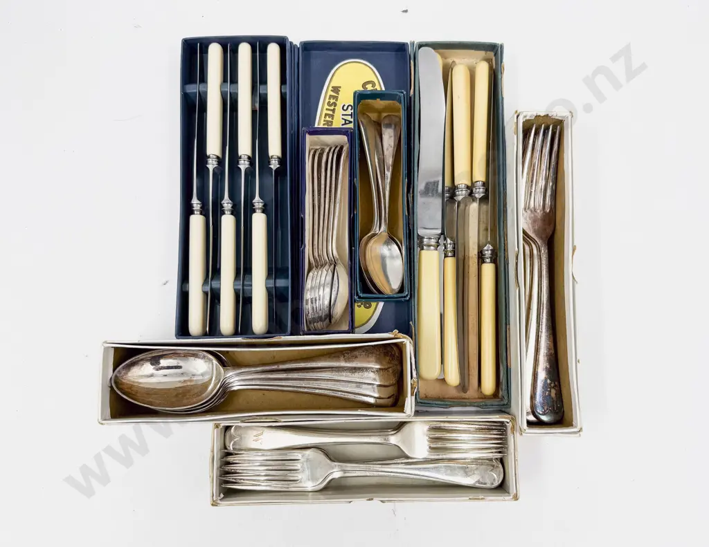 Original Boxed Vintage Old English Pattern S/Plate Cutlery Image 1++