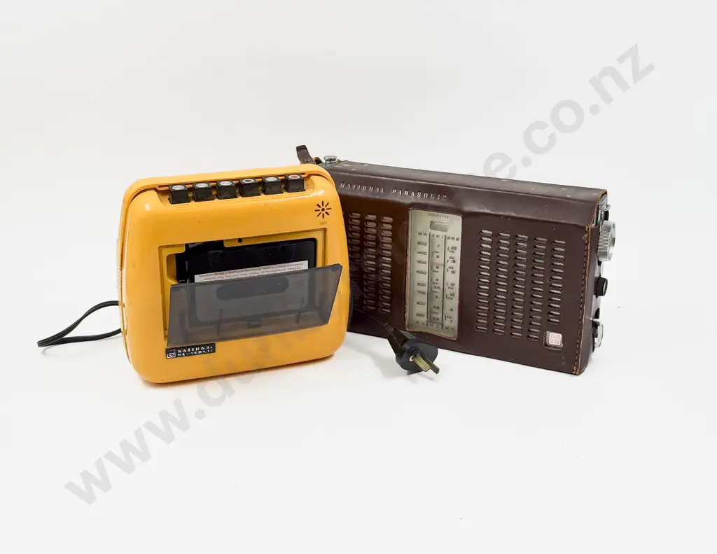 National Panasonic Transistor Radio & Cassette Player Image 1++