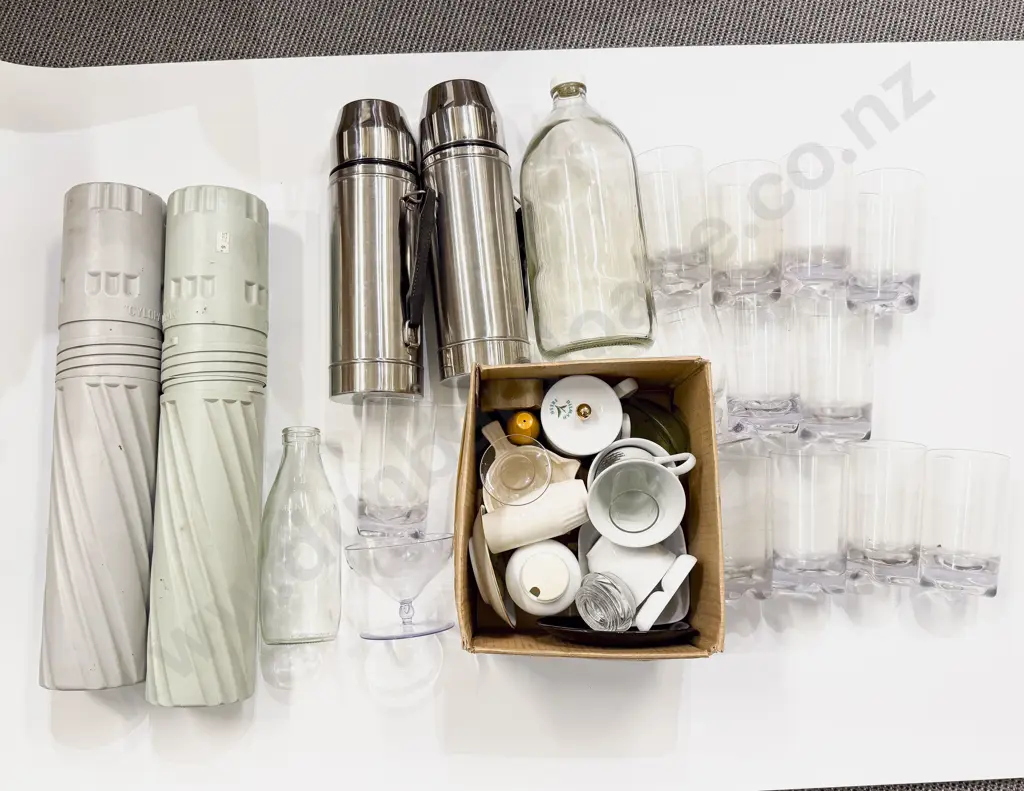 Assorted Plastic Glassware Vintage Beer Flagon Thermos & Assorted Image 1++