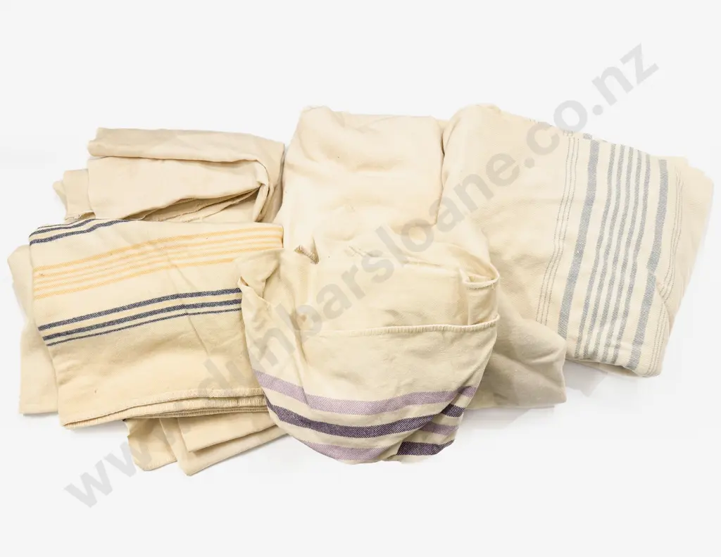 Collection of Assorted Vintage Wool Blankets Image 1++