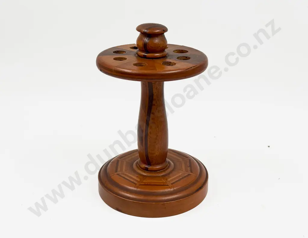 NZ Native Timber Pipe Holder Image 1++