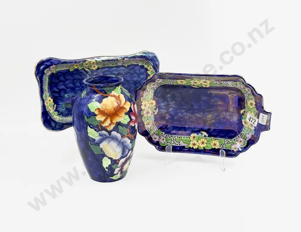 Maling Vase & Two Trays Image 1++