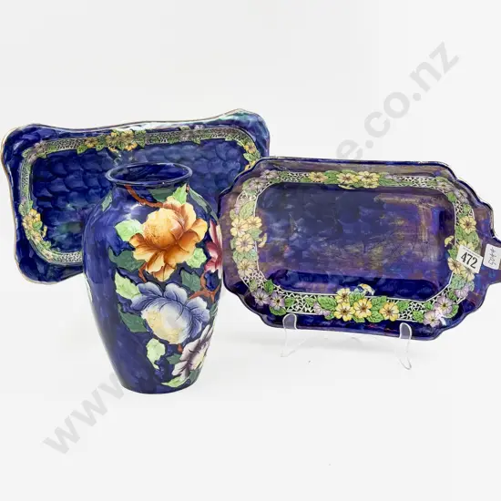 Maling Vase & Two Trays