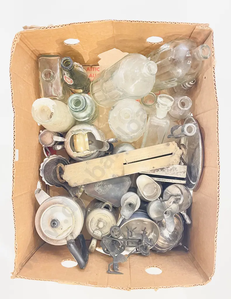 Small Qty of Vintage NZ Glass Bottles together with S/P Image 1++