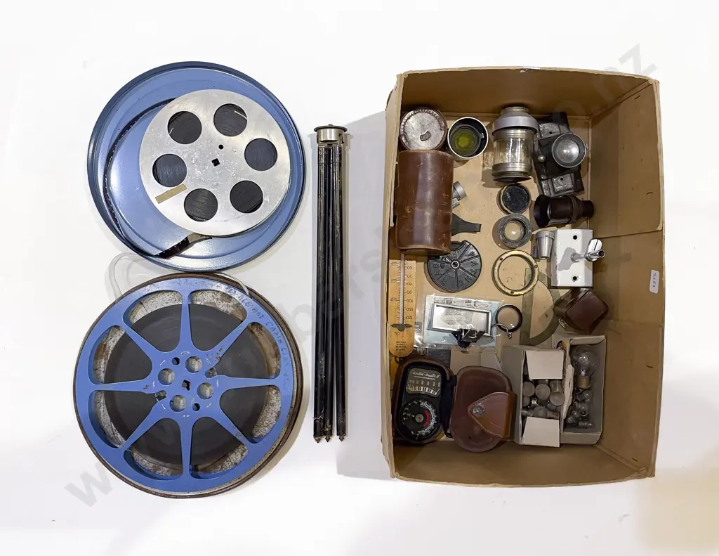 Box Qty of Assorted Vintage Image 1++