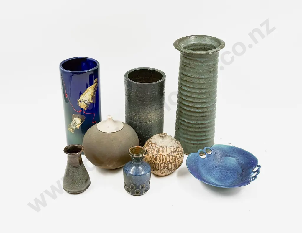 Small Qty of Assorted Pottery Image 1++
