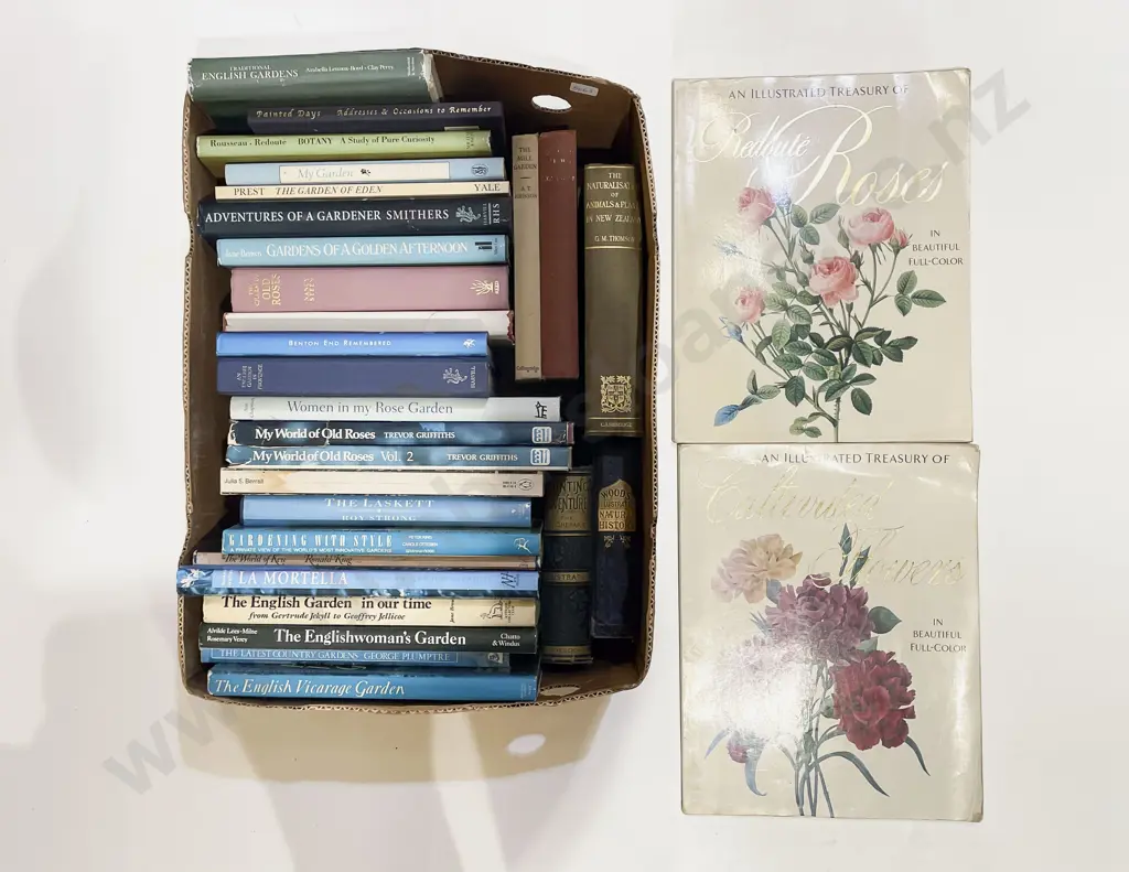 Box Qty of Assorted Gardening Reference etc Image 1++