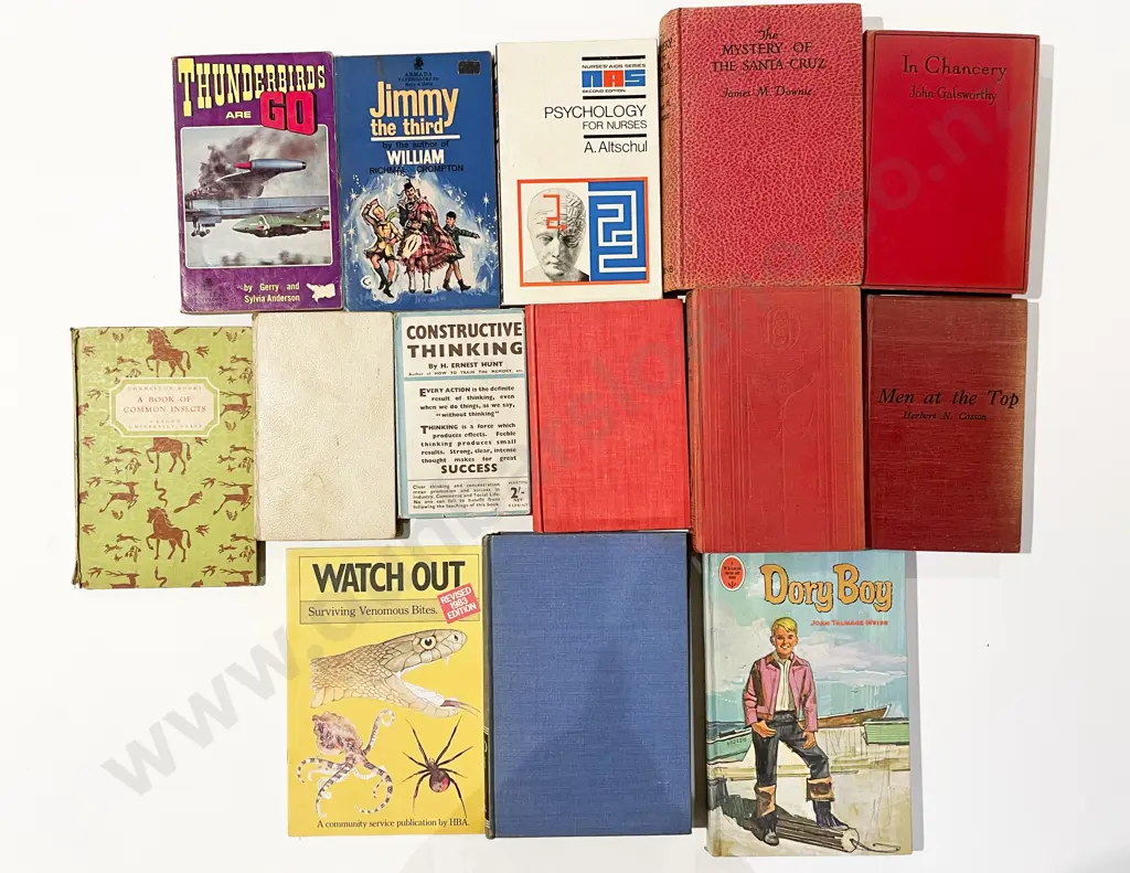 Box Qty of Assorted Childrens Education Books together with Various Volumes of Readers Digest Condensed Books Image 1++