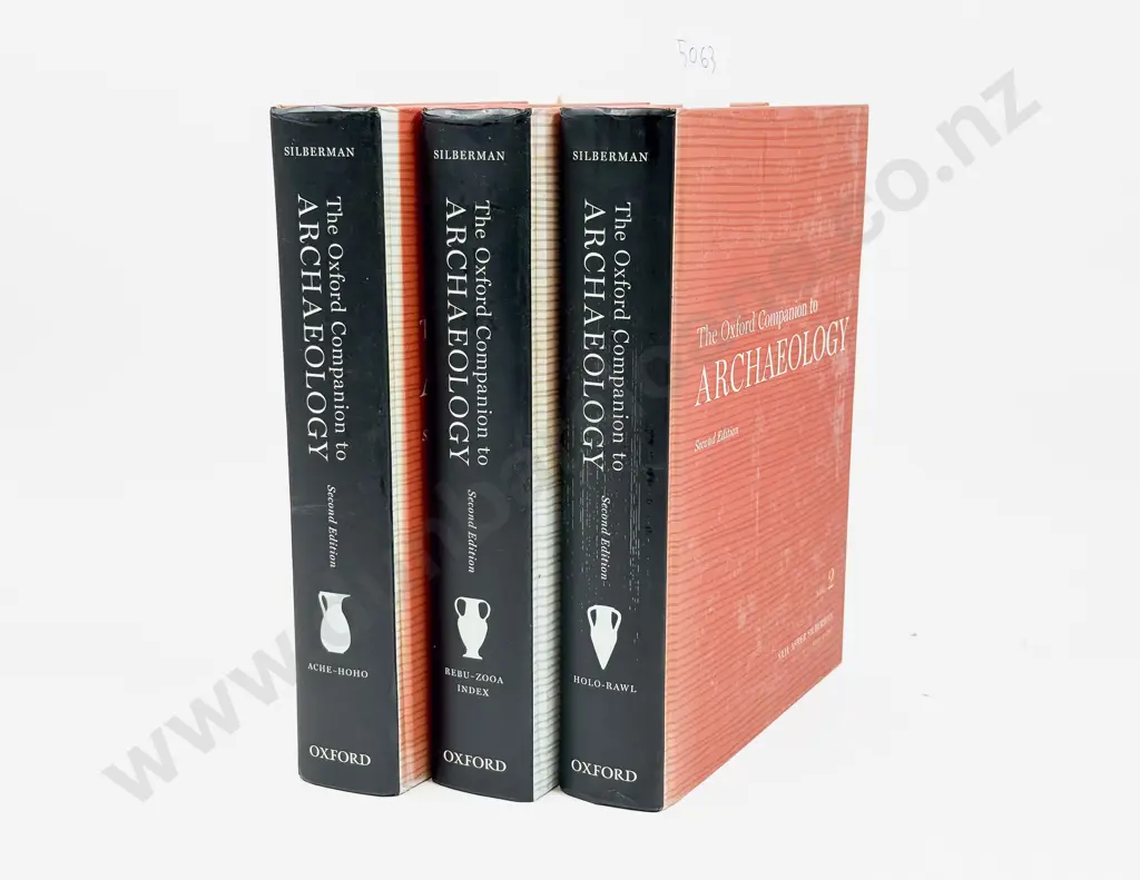 Oxford Companion to Archaeology - Volume 1 Image 1++