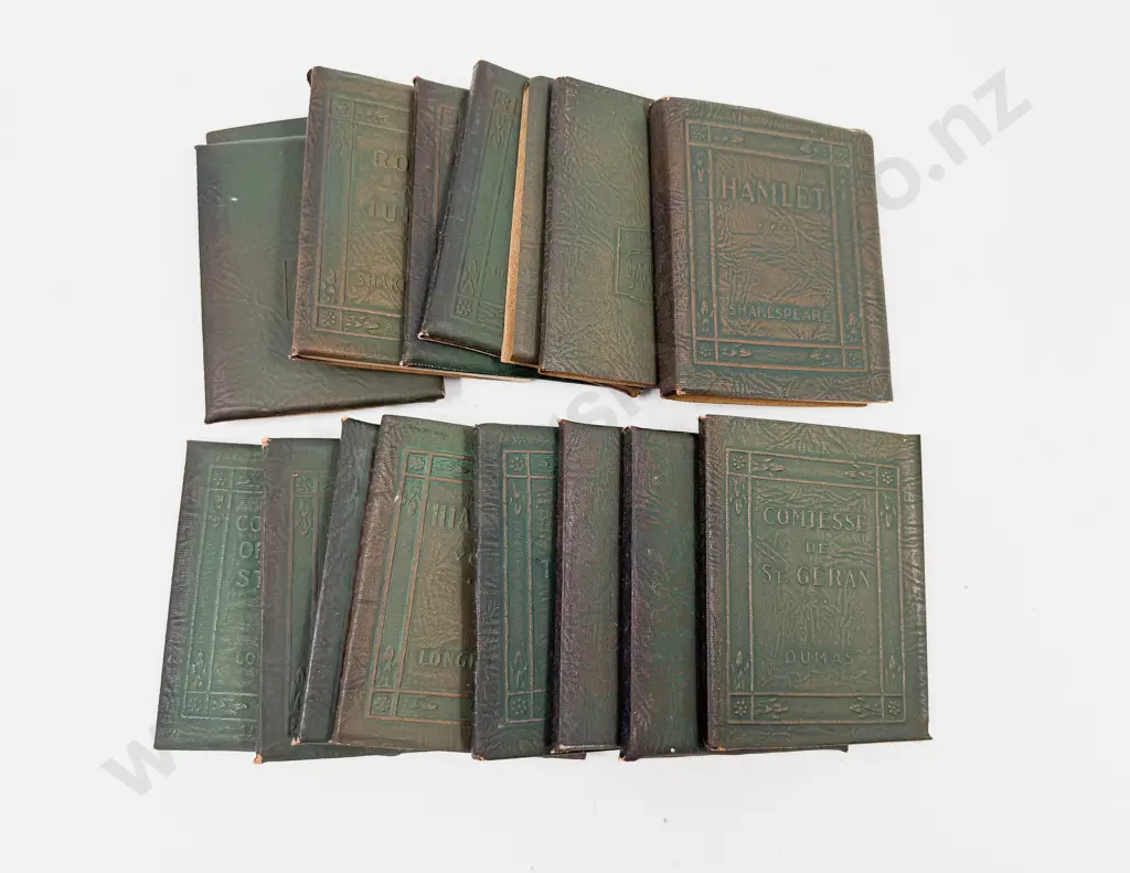 Various Volumes of The Little Leather Library Image 1++