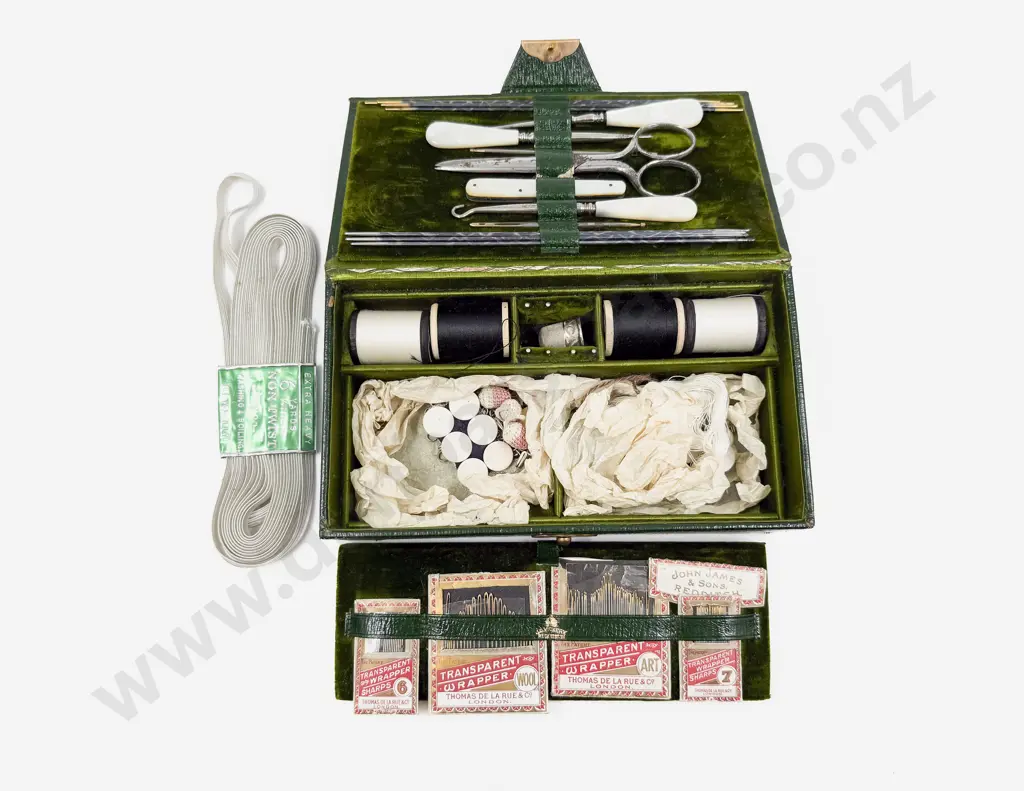 Boxed Set of Assorted Tailor Accoutrements Image 1++