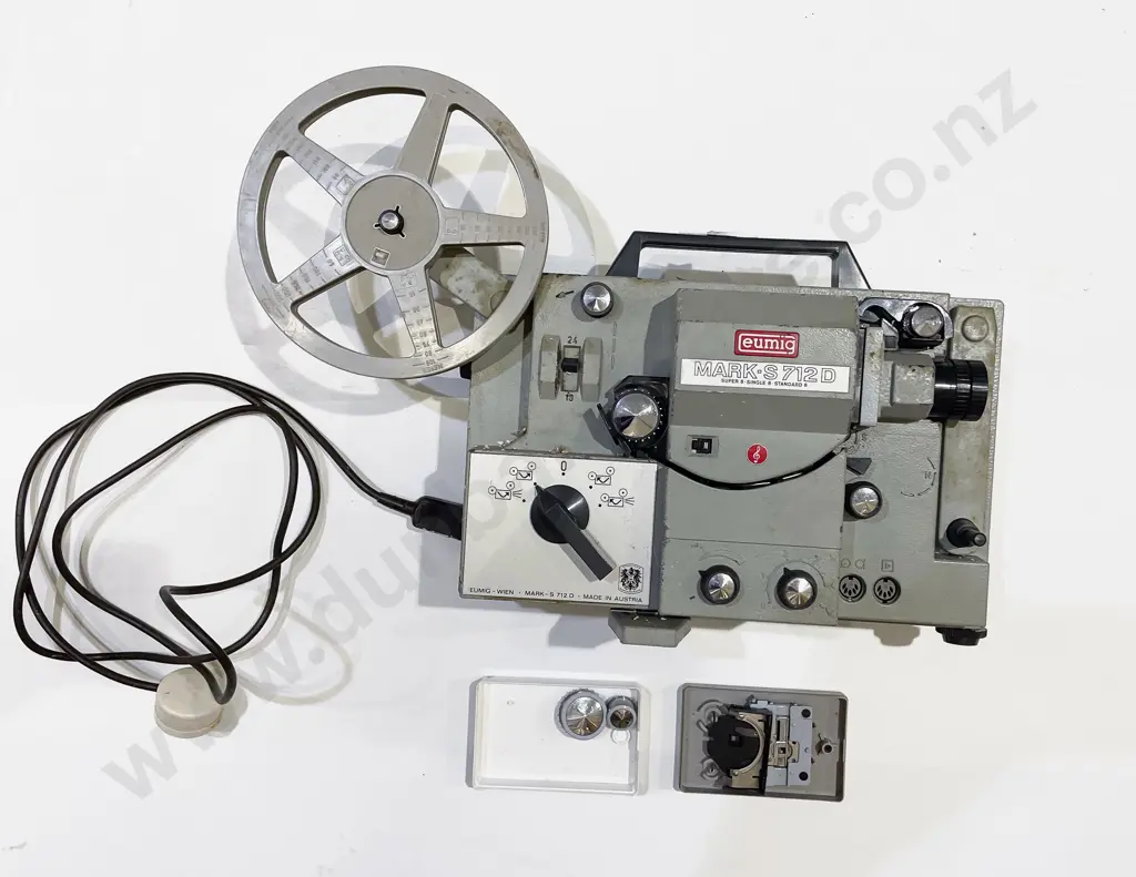 Vintage Reel Projector Image 1++
