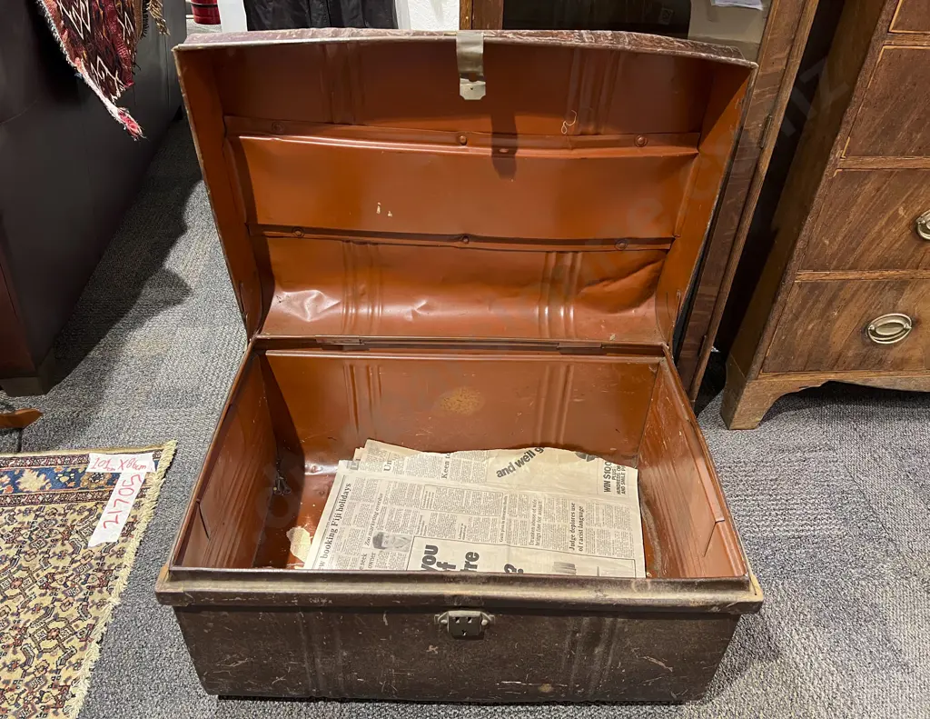 Tin Trunk Image 1++