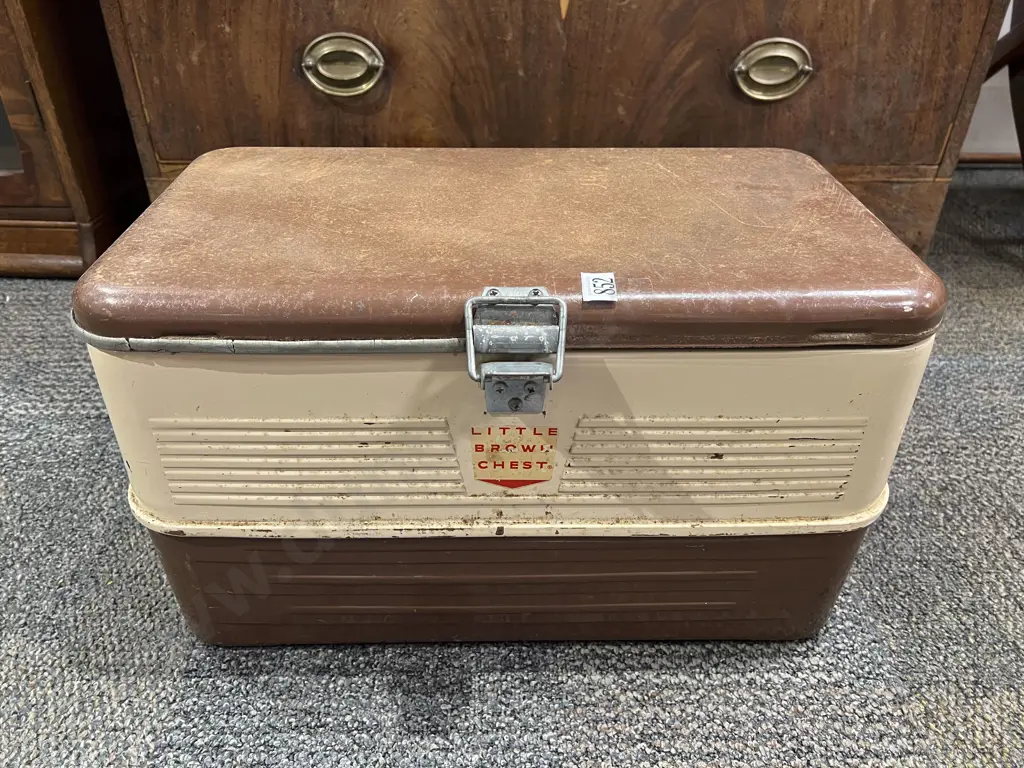 Vintage "Little Brown Chest" Chilly Bin Image 1++