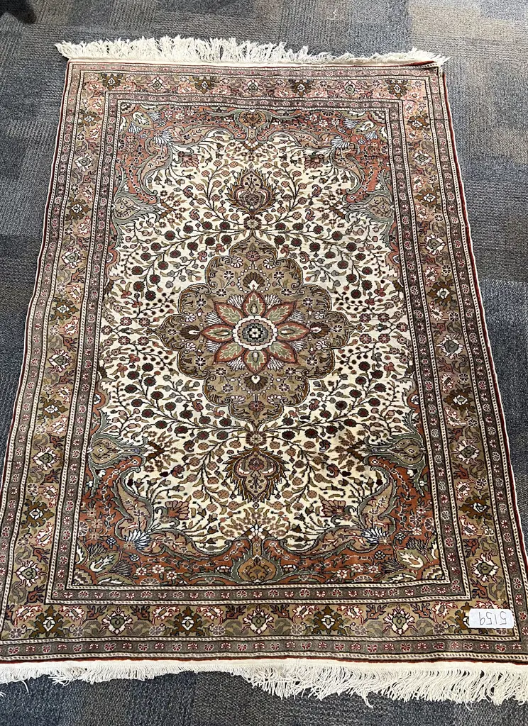 Large Persian Floor Rug Image 1++