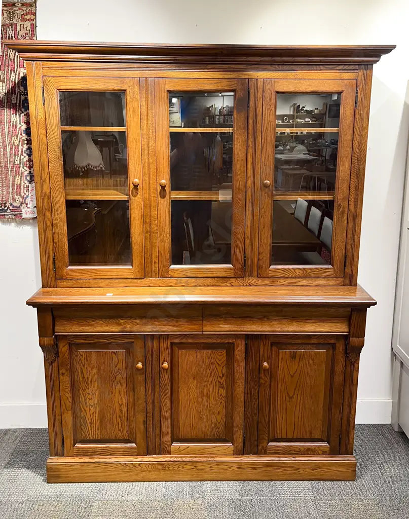 Oak Kitchen Dresser with Glazed Three Door Top Image 1++