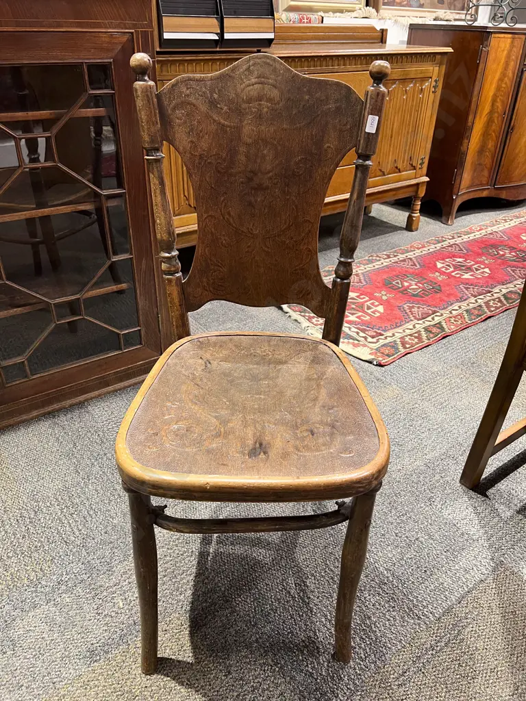 Single Bentwood Chair Image 1++