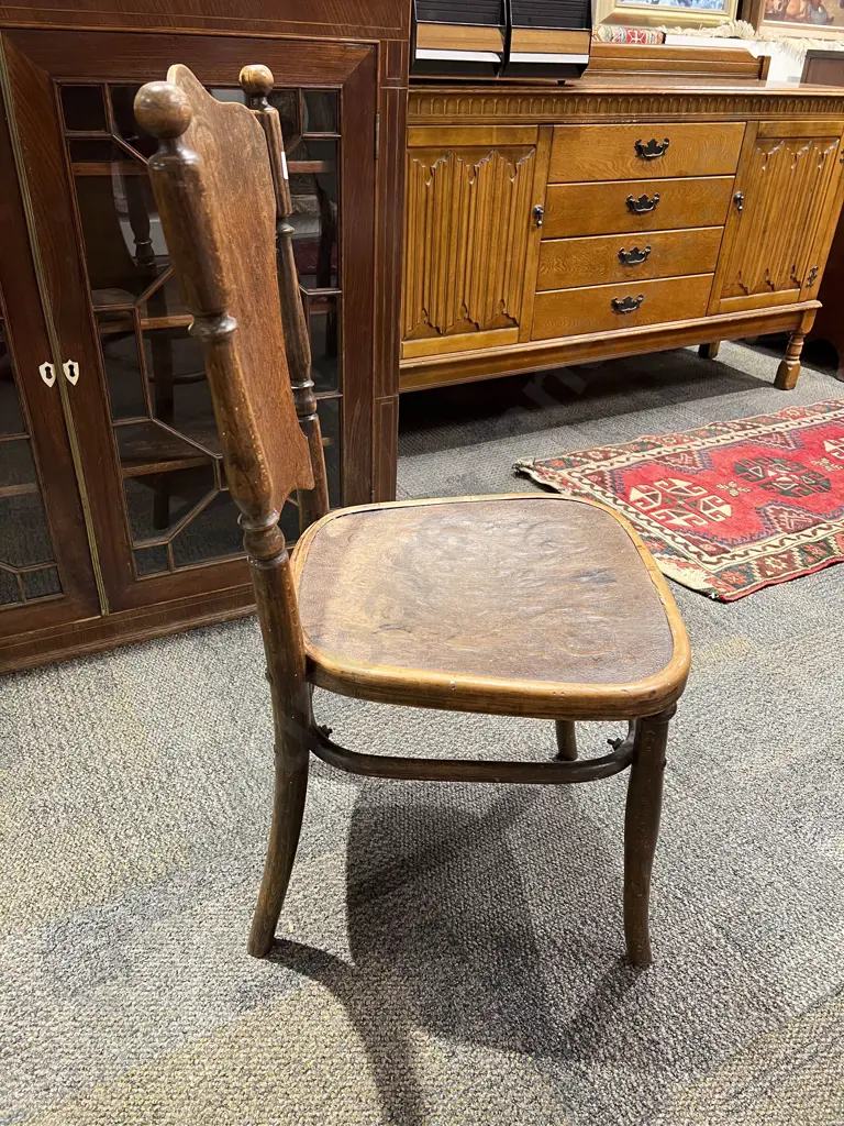 Single Bentwood Chair Image 1++