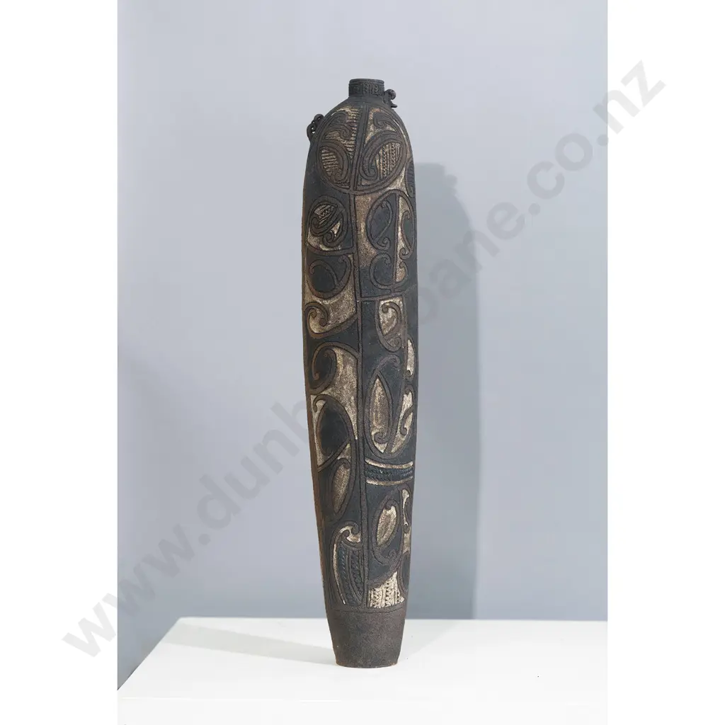 Wi Taepa Vase Image 1++