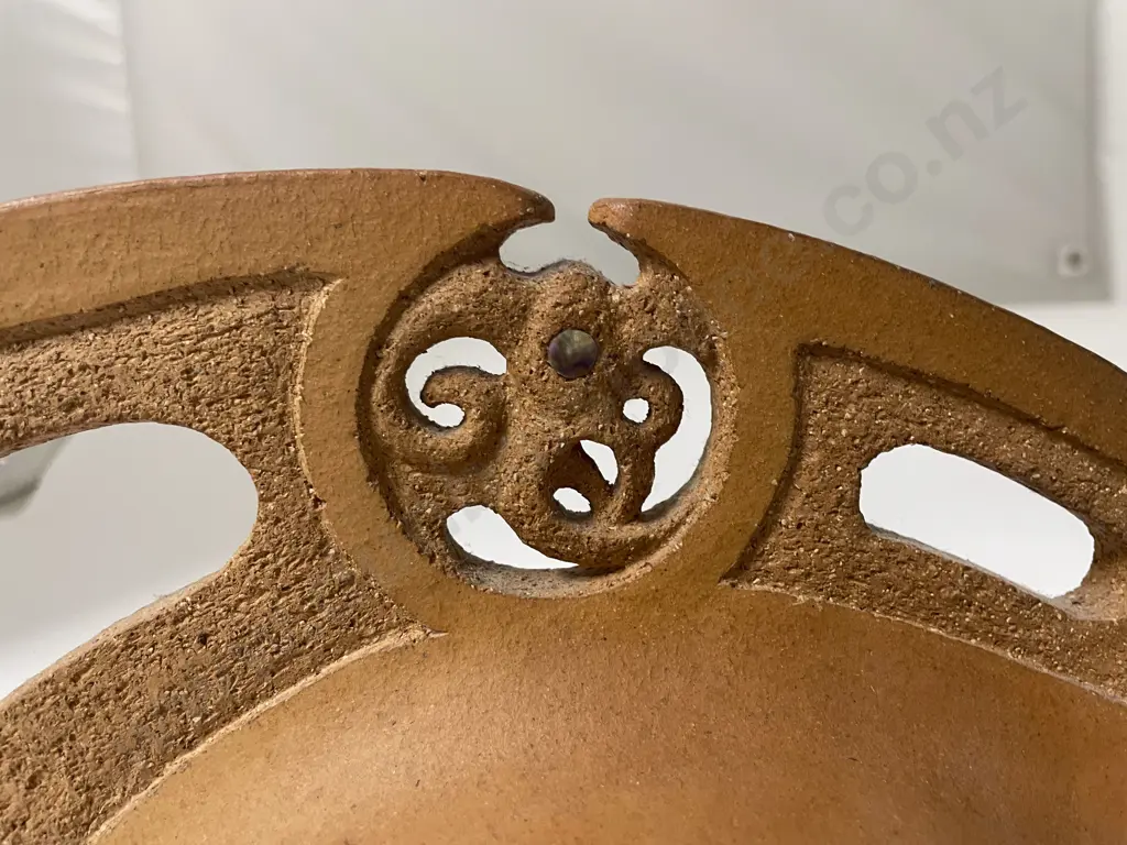 Manos Nathan 'Ipu Waiora" Image 1++