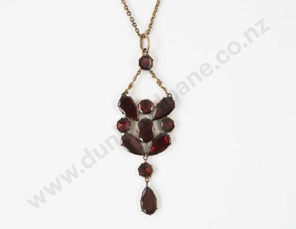 Victorian 9ct Eleven Stone Garnet Cluster Pendant Image 1++