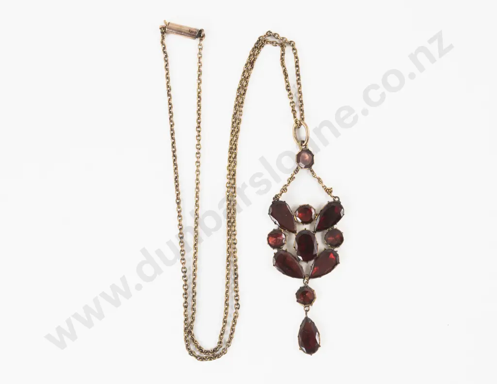 Victorian 9ct Eleven Stone Garnet Cluster Pendant Image 1++