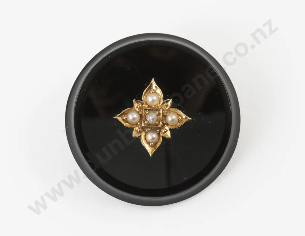 Victorian 9ct Onyx and Seed Pearl Circular Brooch Image 1++