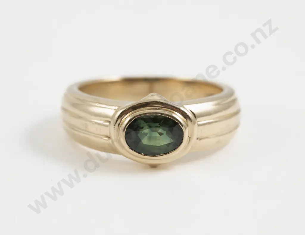 18ct Single Stone Emerald Fancy Band Ring Image 1++