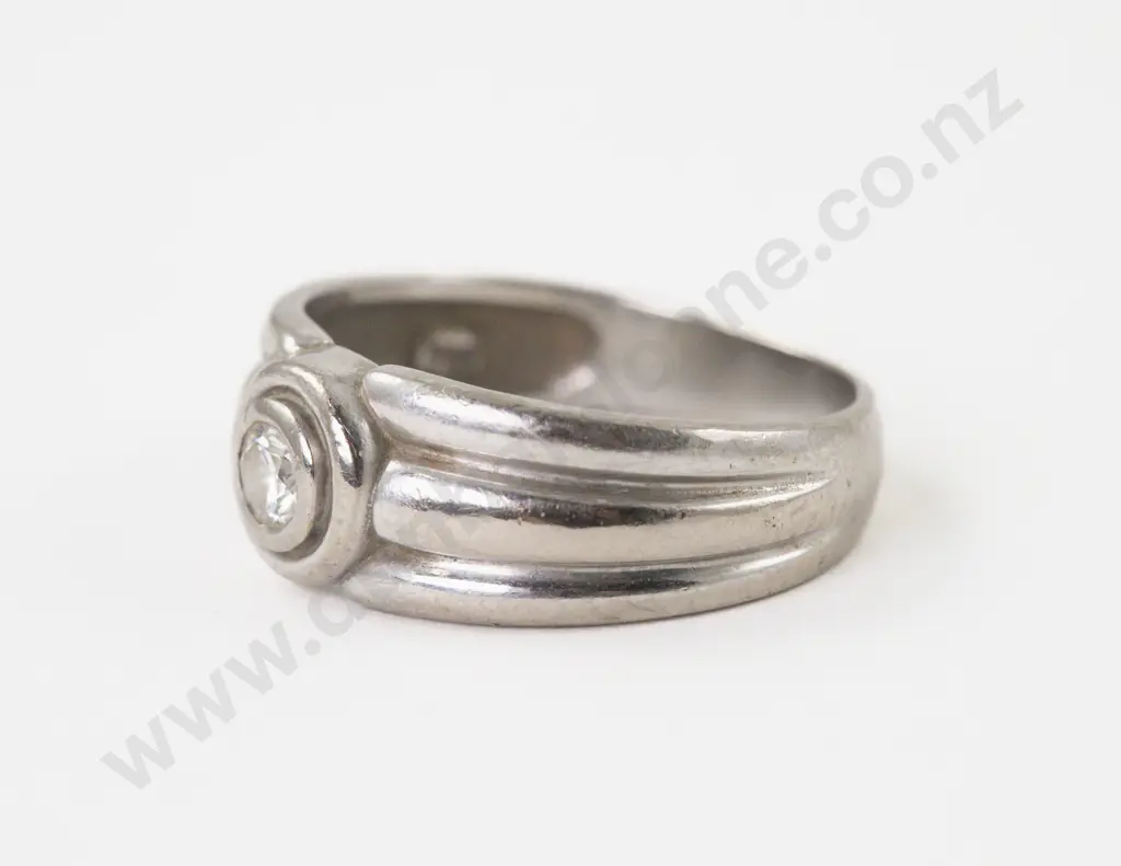 18ct White Gold Single Stone Diamond Band Ring Image 1++
