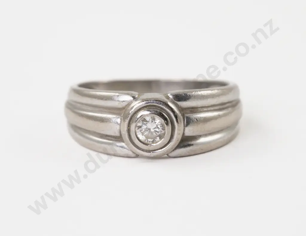 18ct White Gold Single Stone Diamond Band Ring Image 1++